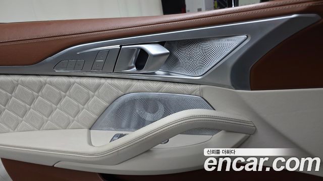 BMW M8 2021 — photo 27
