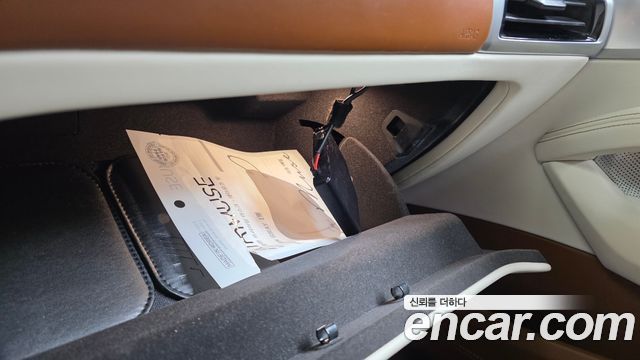 BMW M8 2021 — photo 28