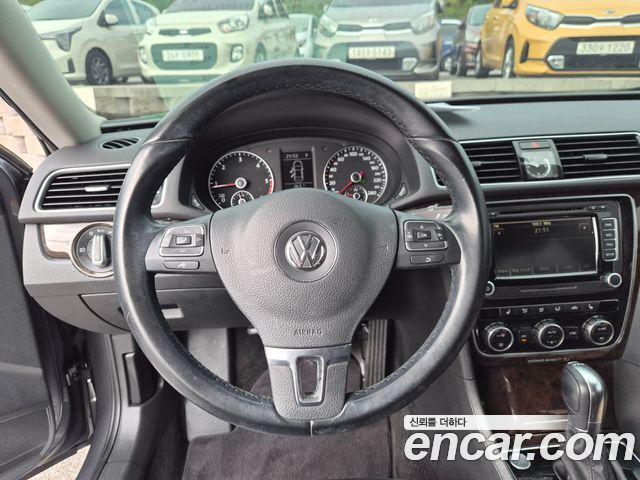 Volkswagen Passat 2015 — photo 10