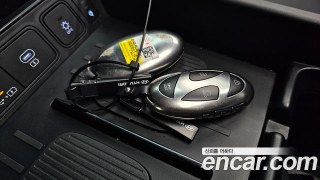 Hyundai Santafe 2024 — photo 32