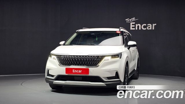 Kia Canival 2023 — photo 3