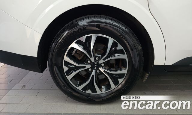 Kia Canival 2023 — photo 5