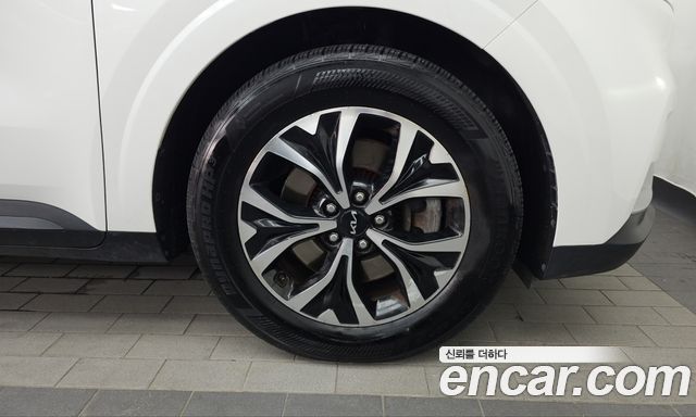 Kia Canival 2023 — photo 7