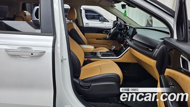 Kia Canival 2023 — photo 16