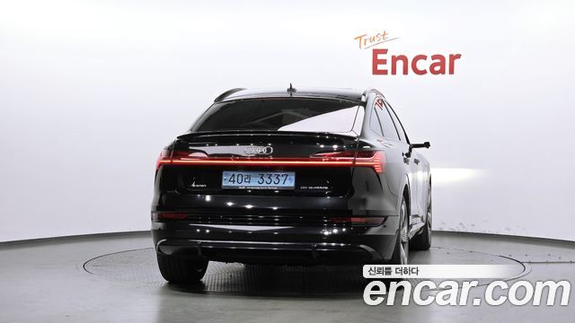 Audi e-tron 2021 — photo 4