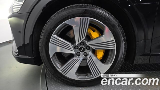 Audi e-tron 2021 — photo 5