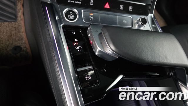 Audi e-tron 2021 — photo 9