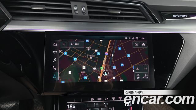 Audi e-tron 2021 — photo 14