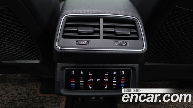Audi e-tron 2021 — photo 17
