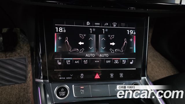 Audi e-tron 2021 — photo 19