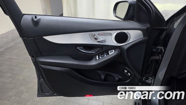 Mercedes-Benz GLC-Class 2019 — photo 14