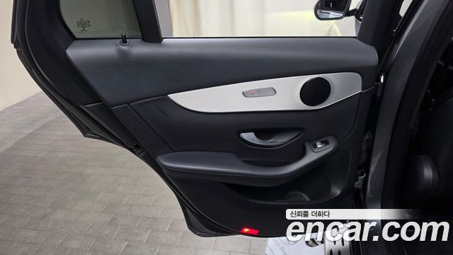 Mercedes-Benz GLC-Class 2019 — photo 15