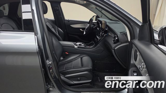 Mercedes-Benz GLC-Class 2019 — photo 16
