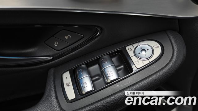Mercedes-Benz GLC-Class 2019 — photo 30
