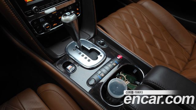 Bentley Flying Spur 2015 — photo 12