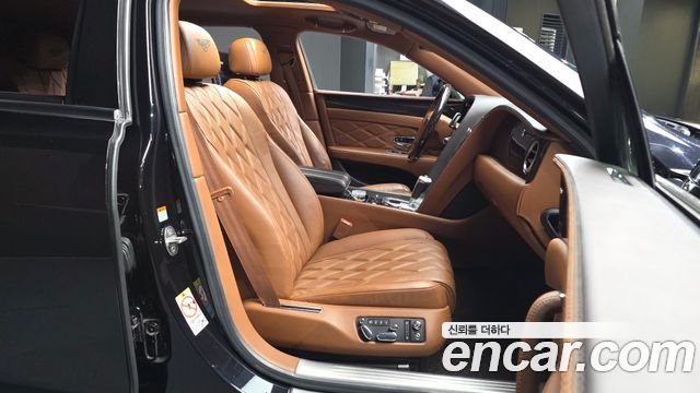 Bentley Flying Spur 2015 — photo 17
