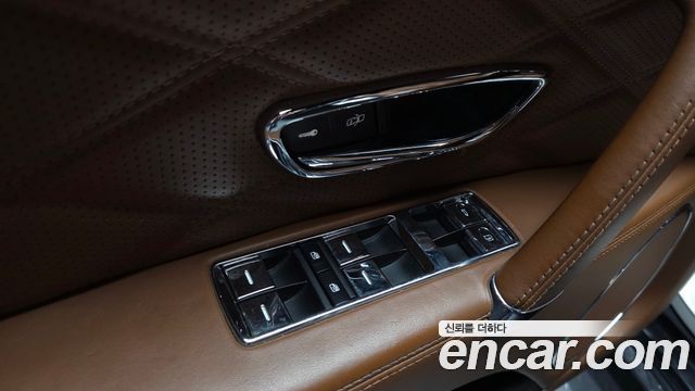 Bentley Flying Spur 2015 — photo 26