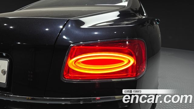 Bentley Flying Spur 2015 — photo 9