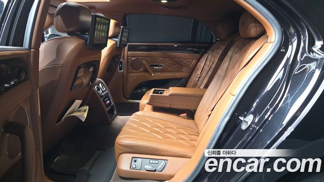Bentley Flying Spur 2015 — photo 16