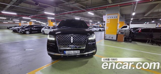 Lincoln Navigator 2022 — photo 3