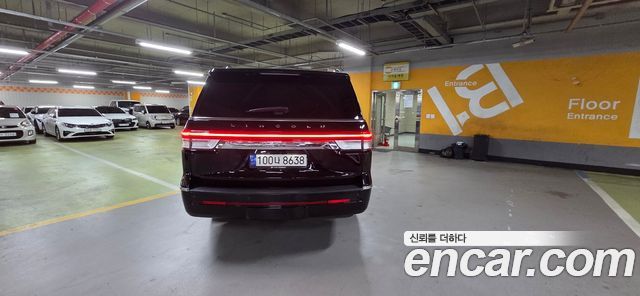 Lincoln Navigator 2022 — photo 4
