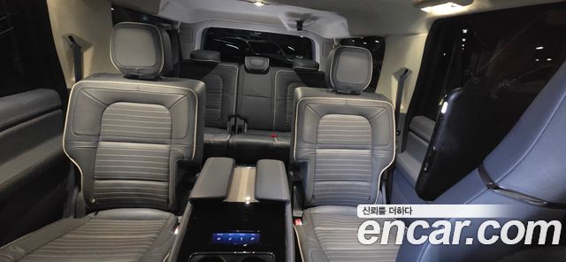 Lincoln Navigator 2022 — photo 13