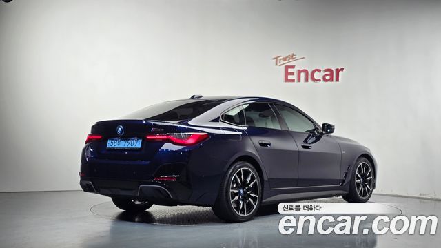 BMW i4 2022 — photo 2