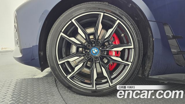 BMW i4 2022 — photo 5