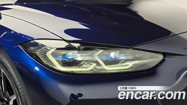 BMW i4 2022 — photo 8