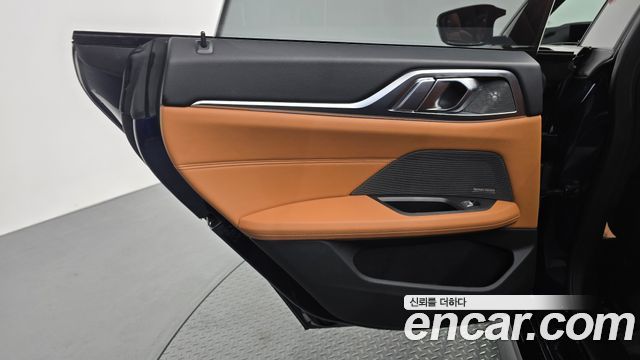 BMW i4 2022 — photo 15