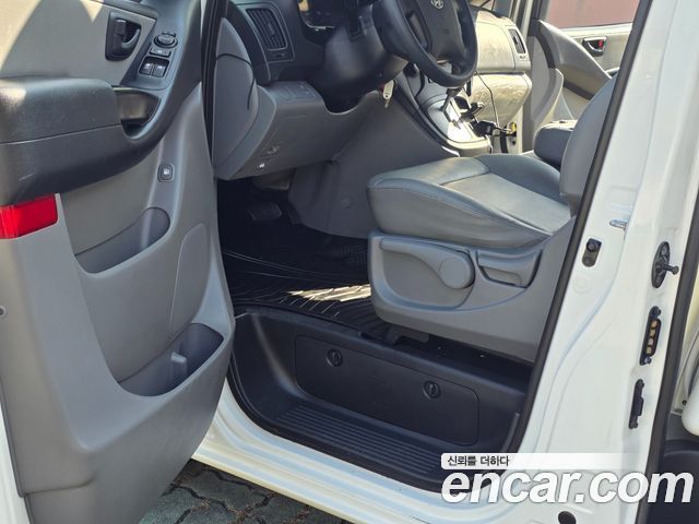 Hyundai Starex 2015 — photo 16