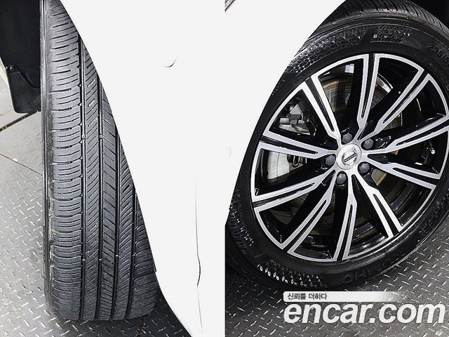 Volvo XC60 2021 — photo 5