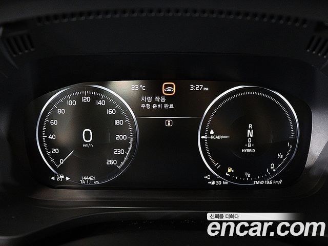 Volvo XC60 2021 — photo 8