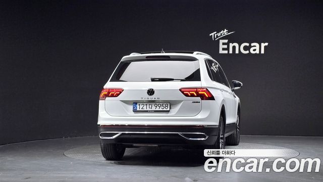 Volkswagen Tiguan 2021 — photo 4