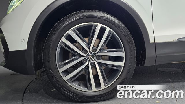 Volkswagen Tiguan 2021 — photo 5