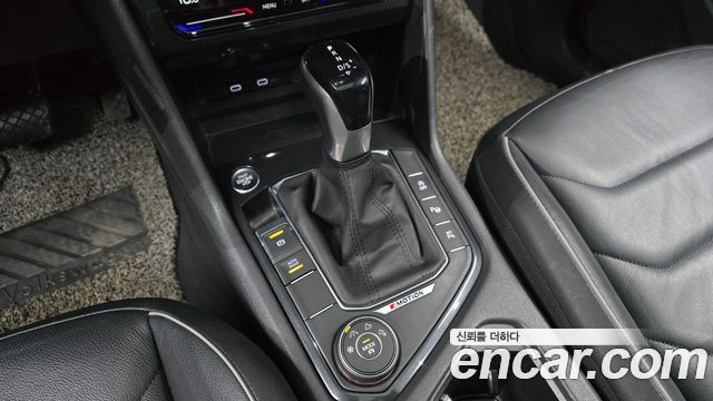 Volkswagen Tiguan 2021 — photo 9
