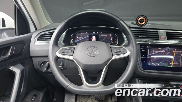 Volkswagen Tiguan 2021 — photo 13