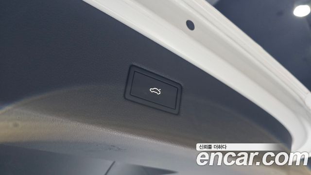 Volkswagen Tiguan 2021 — photo 19