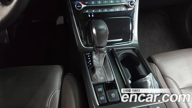Hyundai Grandeur 2017 — photo 12