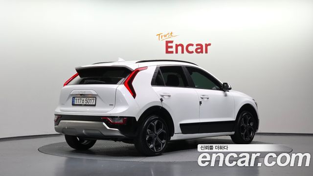 Kia Niro 2023 — photo 2