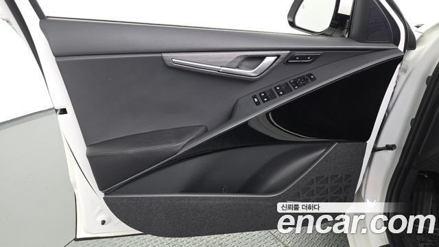 Kia Niro 2023 — photo 14