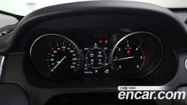 Land Rover Discovery Sport 2017 — photo 11
