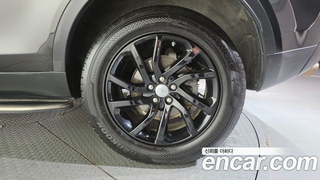 Land Rover Discovery Sport 2017 — photo 7