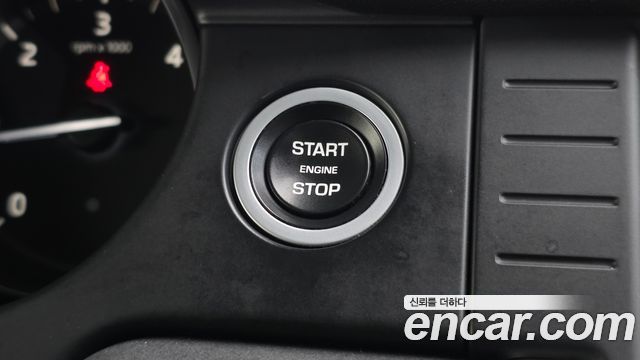 Land Rover Discovery Sport 2017 — photo 29