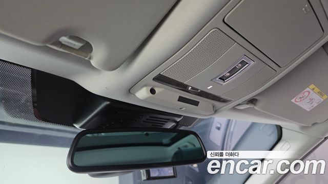 Land Rover Discovery Sport 2017 — photo 30