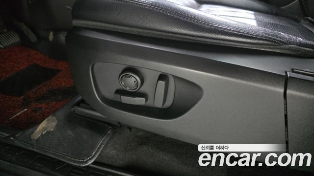 Land Rover Discovery Sport 2017 — photo 31