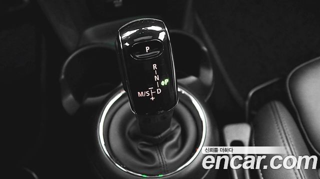 Mini Cooper 2021 — photo 17