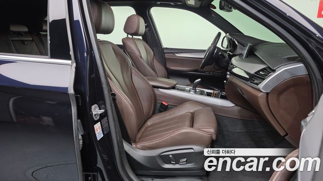 BMW X5 2018 — photo 11