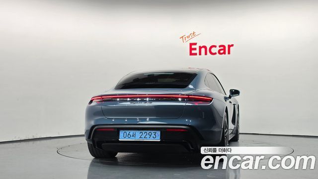 Porsche Taycan 2025 — photo 4