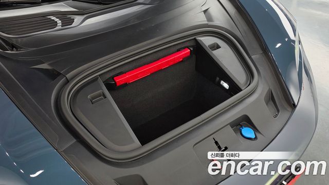 Porsche Taycan 2025 — photo 6
